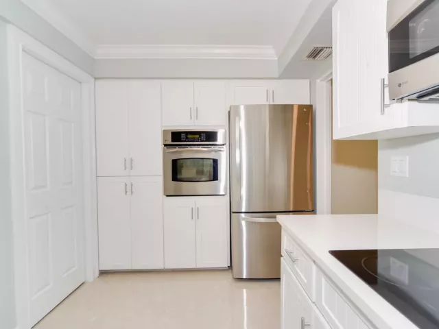 3-bedroom home for rent in Boca Raton - 709 W Royal Palm Road - MondialRealty