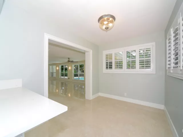 3-bedroom home for rent in Boca Raton - 709 W Royal Palm Road - MondialRealty