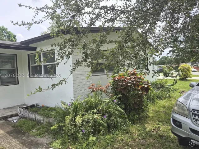 3-bedroom home for rent in Miami Gardens - 2381 NW 174th Ter 0 - MondialRealty