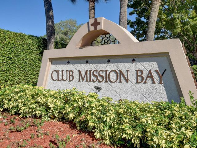 4-bedroom home for sale in Boca Raton - 10426 BUENA VENTURA Drive - MondialRealty
