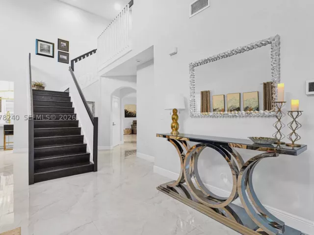 6-bedroom home for sale in Homestead - 2150 NW 16th Pl - MondialRealty