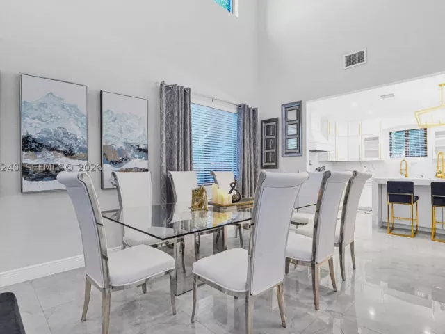6-bedroom home for sale in Homestead - 2150 NW 16th Pl - MondialRealty
