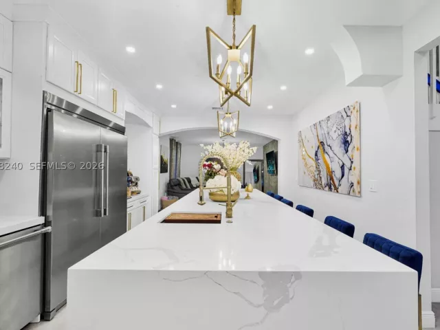 6-bedroom home for sale in Homestead - 2150 NW 16th Pl - MondialRealty