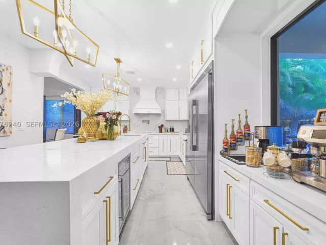 6-bedroom home for sale in Homestead - 2150 NW 16th Pl - MondialRealty