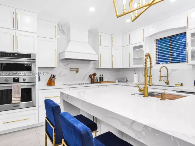 6-bedroom home for sale in Homestead - 2150 NW 16th Pl - MondialRealty