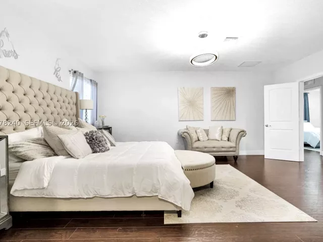 6-bedroom home for sale in Homestead - 2150 NW 16th Pl - MondialRealty