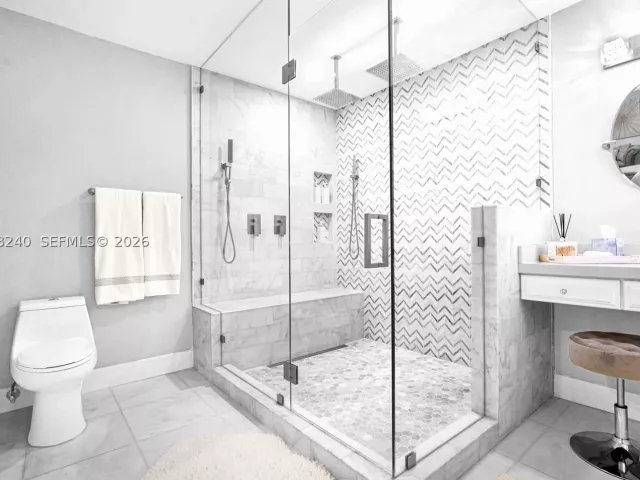 6-bedroom home for sale in Homestead - 2150 NW 16th Pl - MondialRealty