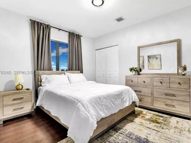 6-bedroom home for sale in Homestead - 2150 NW 16th Pl - MondialRealty