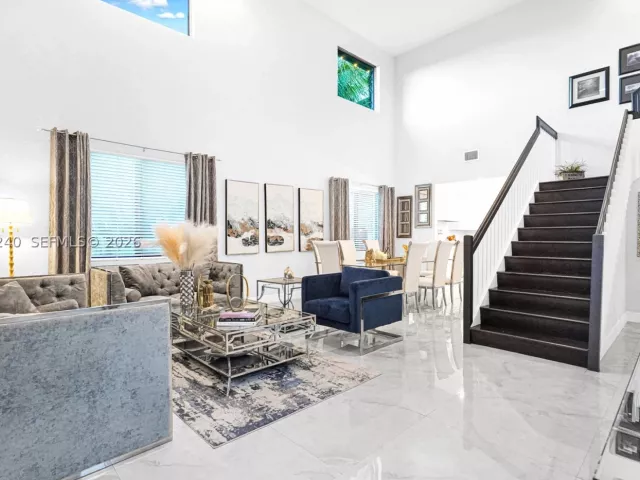 6-bedroom home for sale in Homestead - 2150 NW 16th Pl - MondialRealty