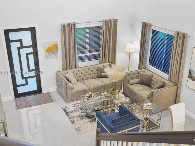 6-bedroom home for sale in Homestead - 2150 NW 16th Pl - MondialRealty