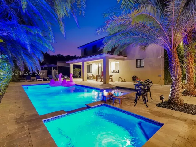 6-bedroom home for sale in Homestead - 2150 NW 16th Pl - MondialRealty