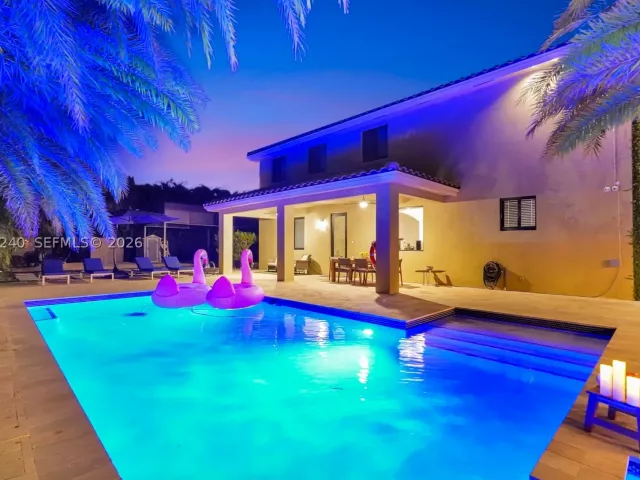 6-bedroom home for sale in Homestead - 2150 NW 16th Pl - MondialRealty