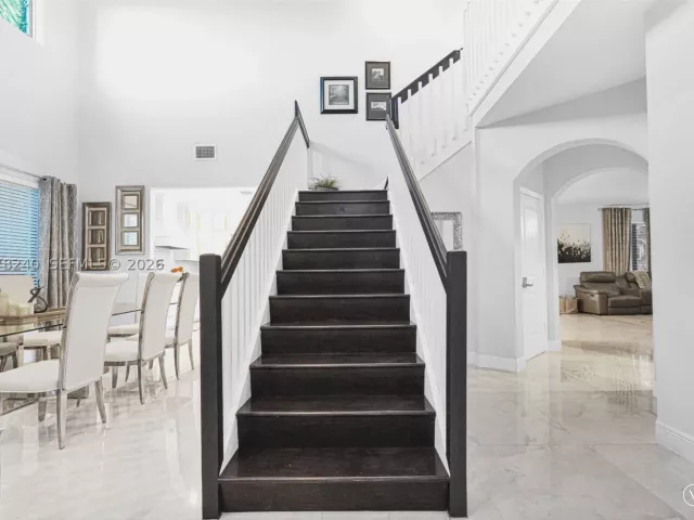 6-bedroom home for sale in Homestead - 2150 NW 16th Pl - MondialRealty