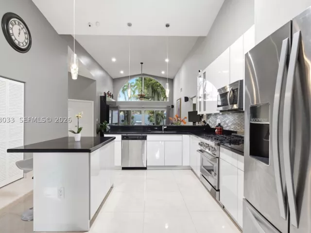 3-bedroom home for sale in Miami - 10887 SW 152nd Pl - MondialRealty