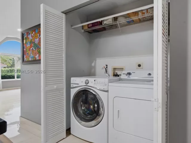 3-bedroom home for sale in Miami - 10887 SW 152nd Pl - MondialRealty