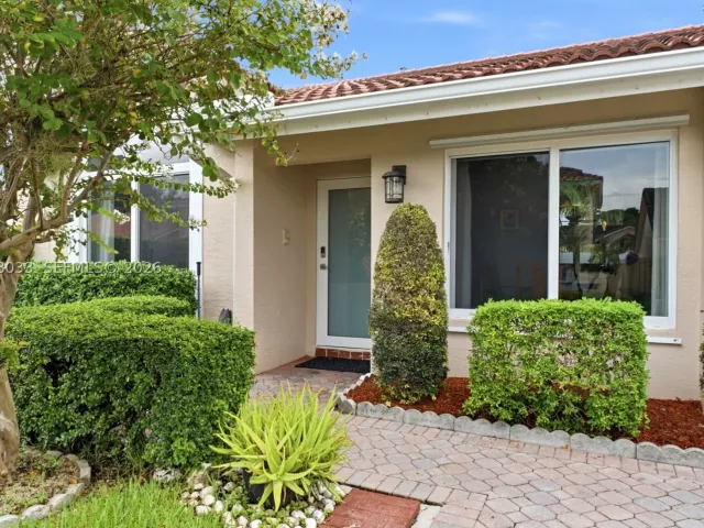 3-bedroom home for sale in Miami - 10887 SW 152nd Pl - MondialRealty