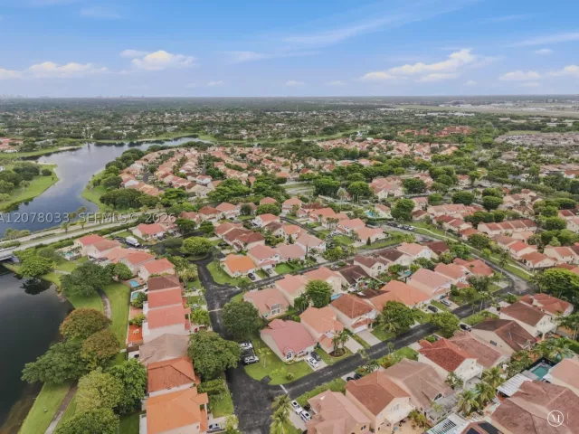 3-bedroom home for sale in Miami - 10887 SW 152nd Pl - MondialRealty