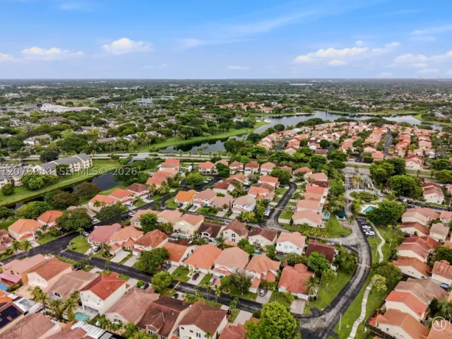 3-bedroom home for sale in Miami - 10887 SW 152nd Pl - MondialRealty