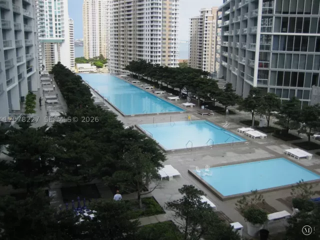 1-bedroom condo for rent in Miami - 485 Brickell Ave 1811 - MondialRealty