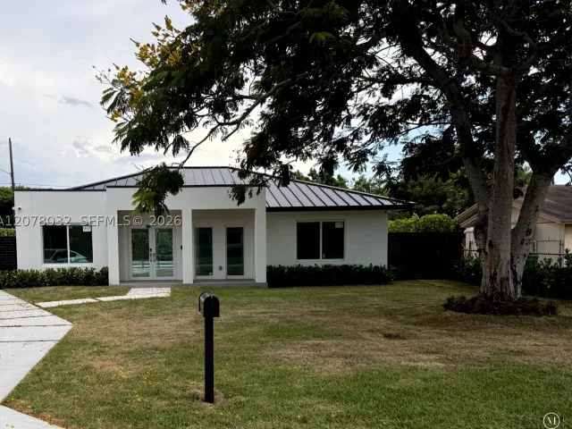 3-bedroom home for rent in Miami - 6099 SW 38th St 0 - MondialRealty