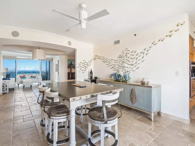 3-bedroom condo for rent in Sunny Isles Beach - 19111 Collins Ave 2705 - MondialRealty