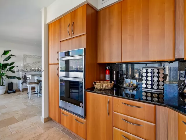 3-bedroom condo for rent in Sunny Isles Beach - 19111 Collins Ave 2705 - MondialRealty