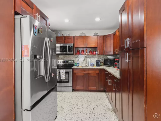 5-bedroom home for sale in Miami - 740 NW 32nd Ct - MondialRealty