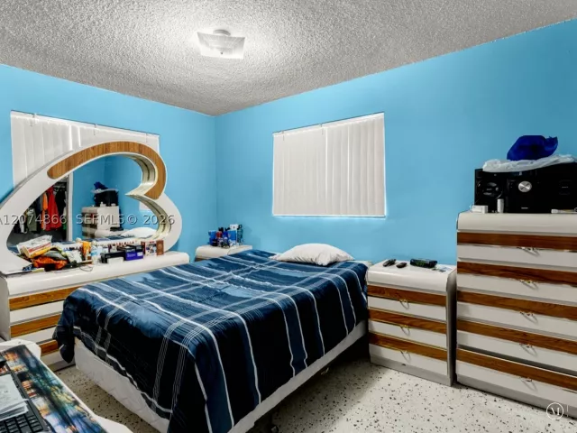 5-bedroom home for sale in Miami - 740 NW 32nd Ct - MondialRealty