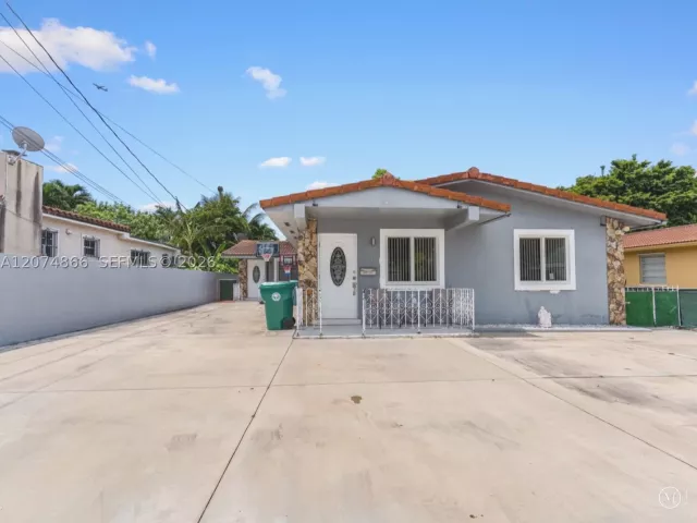 5-bedroom home for sale in Miami - 740 NW 32nd Ct - MondialRealty