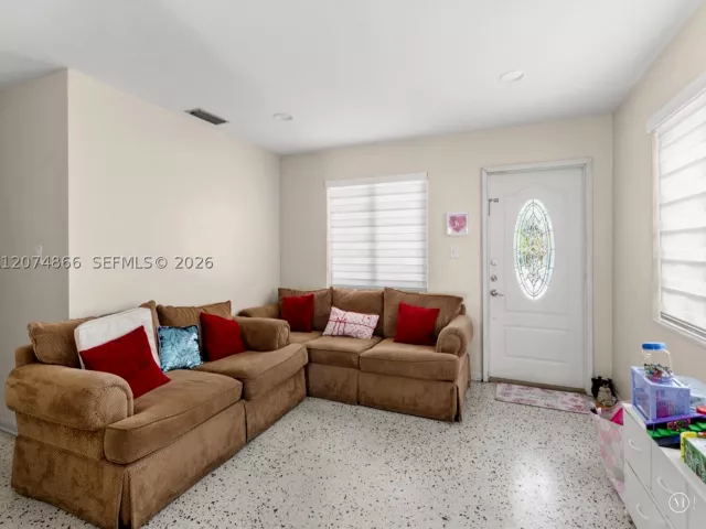 5-bedroom home for sale in Miami - 740 NW 32nd Ct - MondialRealty