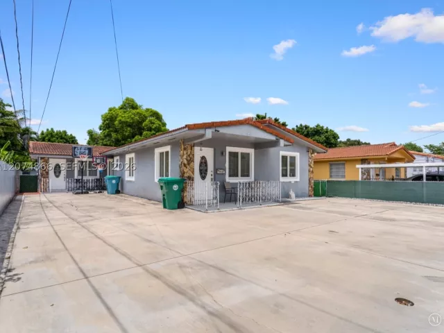 5-bedroom home for sale in Miami - 740 NW 32nd Ct - MondialRealty