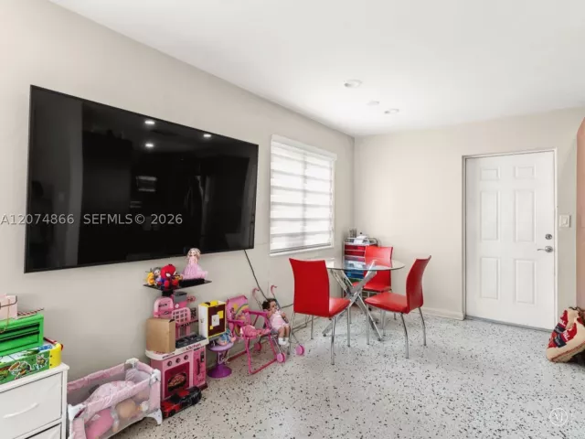 5-bedroom home for sale in Miami - 740 NW 32nd Ct - MondialRealty