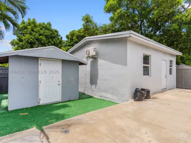 5-bedroom home for sale in Miami - 740 NW 32nd Ct - MondialRealty