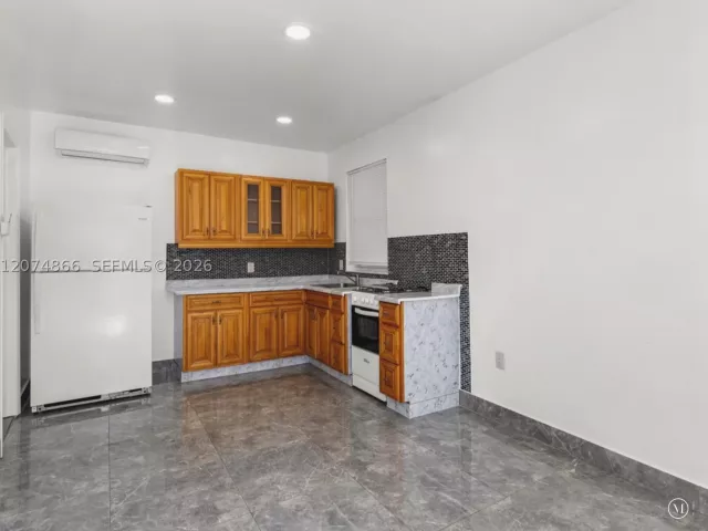 5-bedroom home for sale in Miami - 740 NW 32nd Ct - MondialRealty