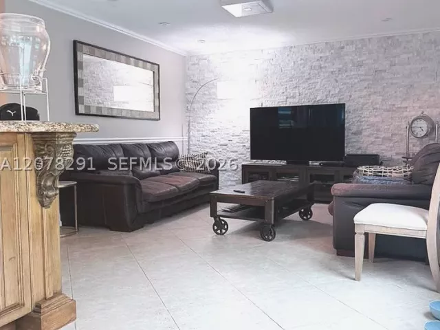 3-bedroom home for sale in Miami - 14719 SW 44th Ln - MondialRealty