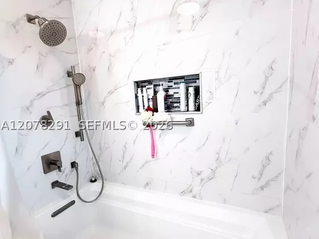 3-bedroom home for sale in Miami - 14719 SW 44th Ln - MondialRealty