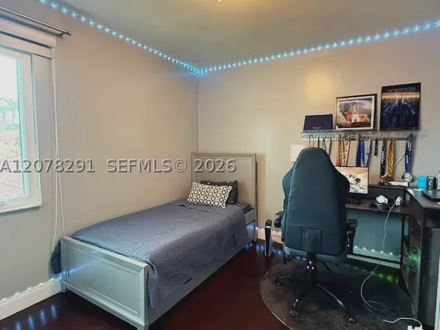 3-bedroom home for sale in Miami - 14719 SW 44th Ln - MondialRealty