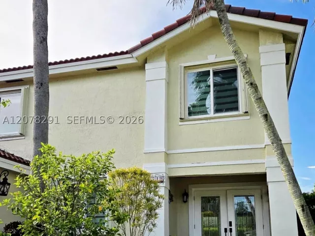 3-bedroom home for sale in Miami - 14719 SW 44th Ln - MondialRealty