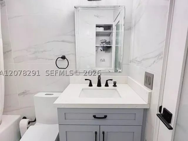 3-bedroom home for sale in Miami - 14719 SW 44th Ln - MondialRealty