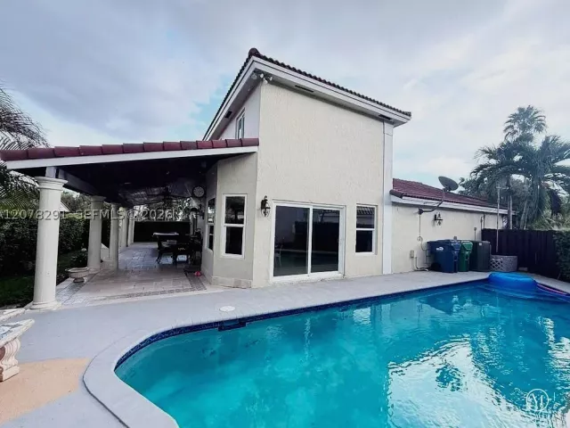 3-bedroom home for sale in Miami - 14719 SW 44th Ln - MondialRealty