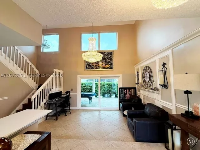3-bedroom home for sale in Miami - 14719 SW 44th Ln - MondialRealty