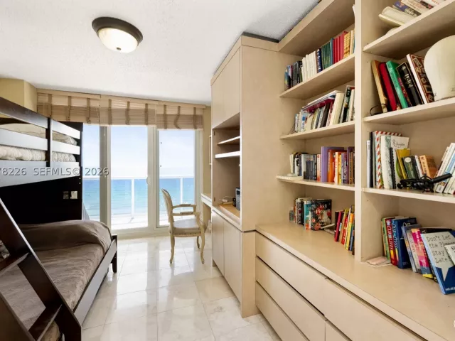 3-bedroom condo for sale in Sunny Isles Beach - 16711 Collins Ave 907 - MondialRealty