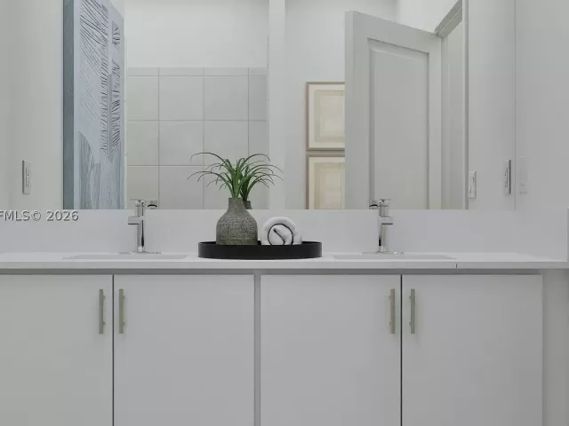 4-bedroom home for sale in Miami - 15783 SW 276 TER - MondialRealty