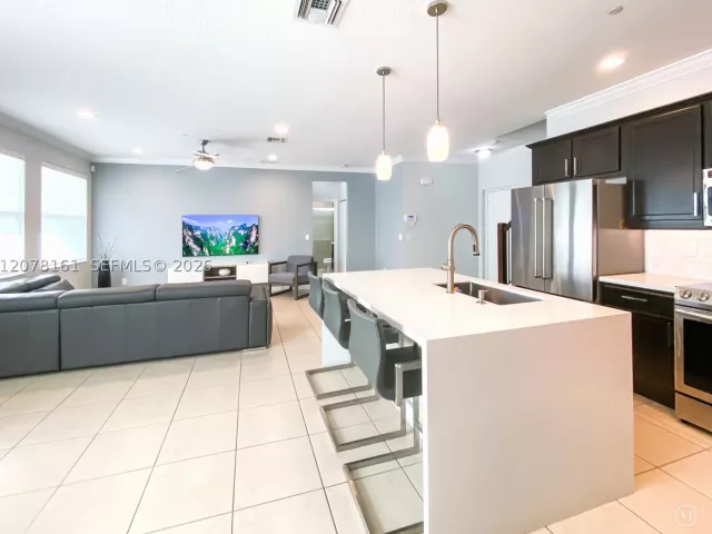 3-bedroom home for rent in Cooper City - 2958 St Thomas Dr 2958 - MondialRealty