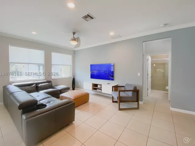 3-bedroom home for rent in Cooper City - 2958 St Thomas Dr 2958 - MondialRealty