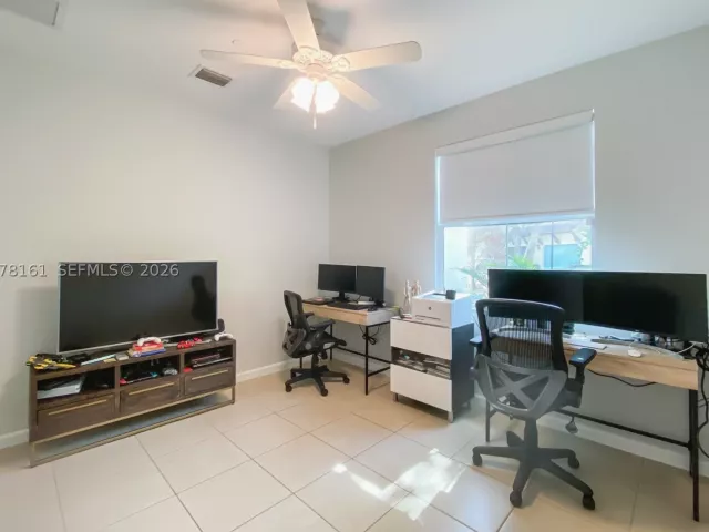3-bedroom home for rent in Cooper City - 2958 St Thomas Dr 2958 - MondialRealty