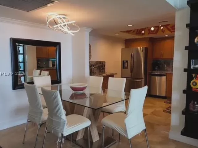 1-bedroom condo for rent in Miami Beach - 5151 Collins Ave 1036 - MondialRealty