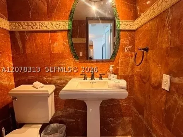 1-bedroom condo for rent in Miami Beach - 5151 Collins Ave 1036 - MondialRealty