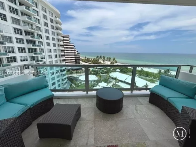 1-bedroom condo for rent in Miami Beach - 5151 Collins Ave 1036 - MondialRealty