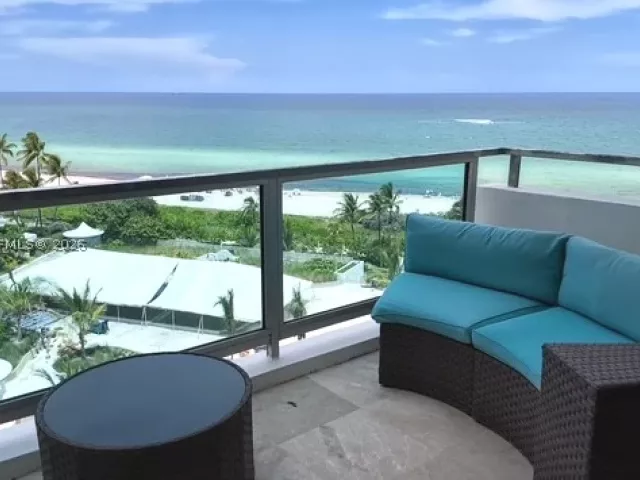 1-bedroom condo for rent in Miami Beach - 5151 Collins Ave 1036 - MondialRealty